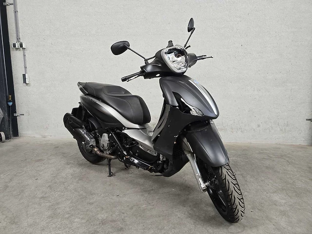 Piaggio - beverly sport - 350 cc - 4t motorscooter 24mskv - afbeelding 4 van  9
