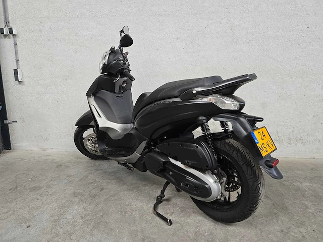 Piaggio - beverly sport - 350 cc - 4t motorscooter 24mskv - afbeelding 6 van  9