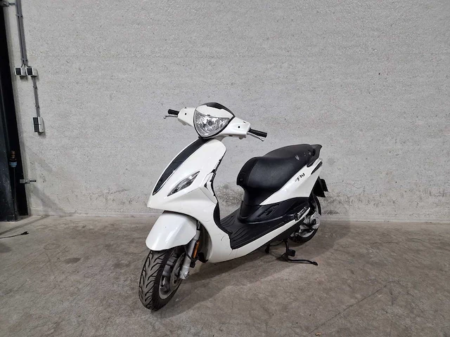 Piaggio - bromscooter - fly 4t - 45km uitvoering ddh90d - afbeelding 3 van  7