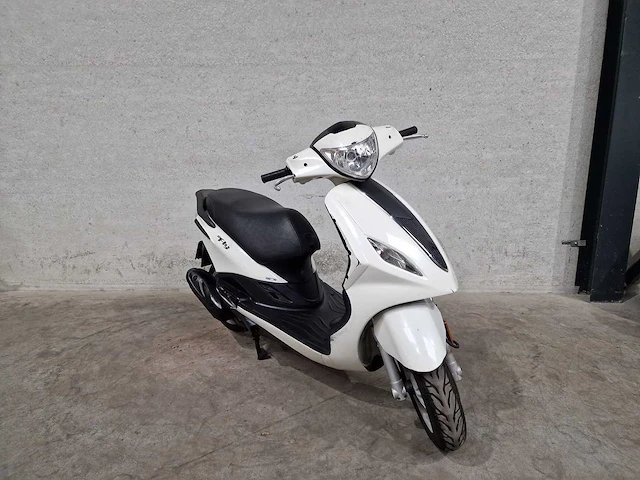Piaggio - bromscooter - fly 4t - 45km uitvoering ddh90d - afbeelding 4 van  7