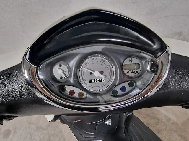 Piaggio - bromscooter - fly 4t - 45km uitvoering ddh90d - afbeelding 7 van  7