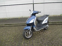 Piaggio - bromscooter - fly 4t - scooter - afbeelding 3 van  10