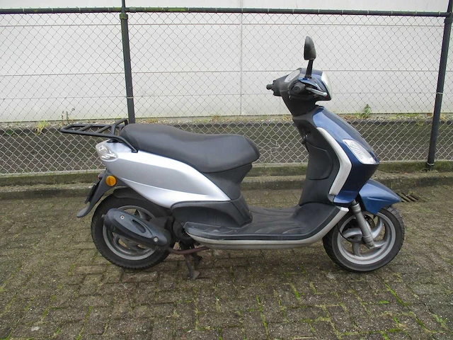 Piaggio - bromscooter - fly 4t - scooter - afbeelding 7 van  10
