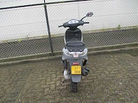 Piaggio - bromscooter - fly 4t - scooter - afbeelding 9 van  10