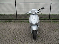 Piaggio - bromscooter - fly 4t tempi - scooter - afbeelding 5 van  11