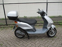Piaggio - bromscooter - fly 4t tempi - scooter - afbeelding 8 van  11