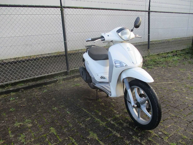 Piaggio - bromscooter - liberty 4 tempi 4takt - scooter - afbeelding 7 van  11