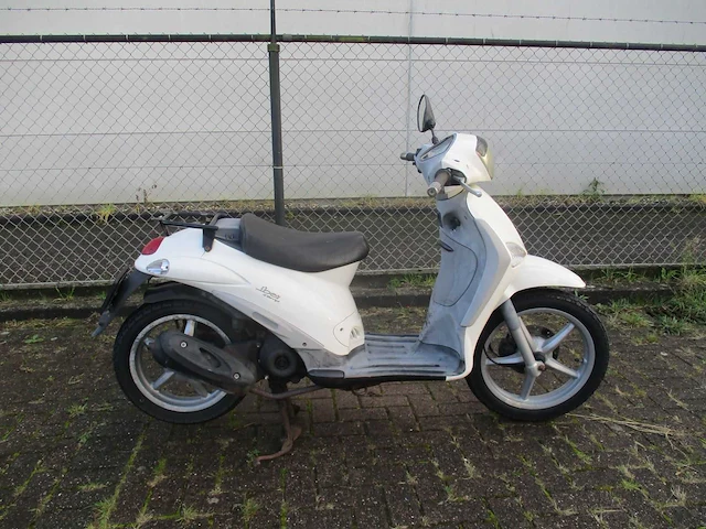 Piaggio - bromscooter - liberty 4 tempi 4takt - scooter - afbeelding 8 van  11