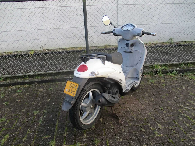 Piaggio - bromscooter - liberty 4 tempi 4takt - scooter - afbeelding 9 van  11