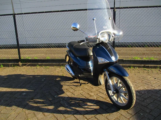 Piaggio - bromscooter - liberty 4takt tempi - scooter - afbeelding 7 van  11