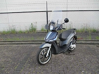 Piaggio - bromscooter - liberty s sport iget 4takt injectie - scooter - afbeelding 2 van  9