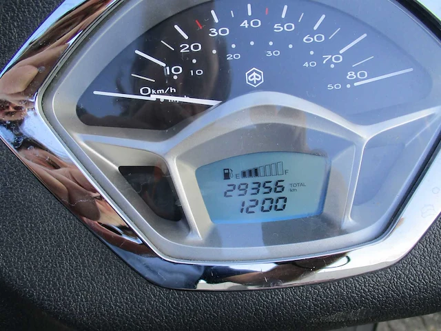 Piaggio - bromscooter - liberty s sport iget 4takt injectie - scooter - afbeelding 9 van  9