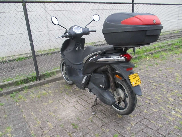Piaggio - bromscooter - liberty s sport injectie - scooter - afbeelding 2 van  11