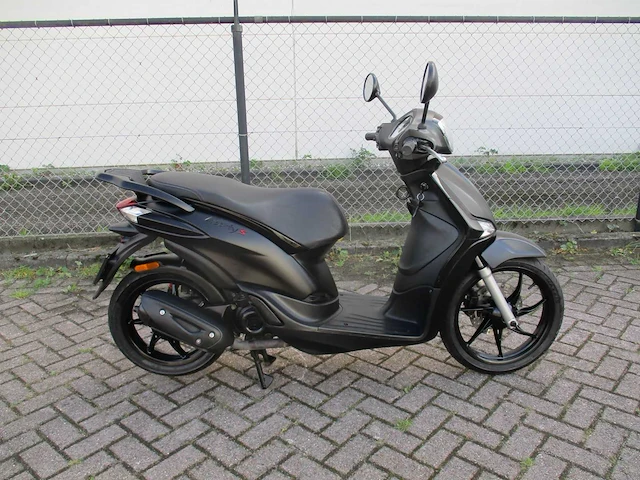 Piaggio - bromscooter - liberty sport s injectie - scooter - afbeelding 14 van  15