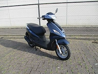 Piaggio - bromscooter - new fly 4t - scooter - afbeelding 7 van  11