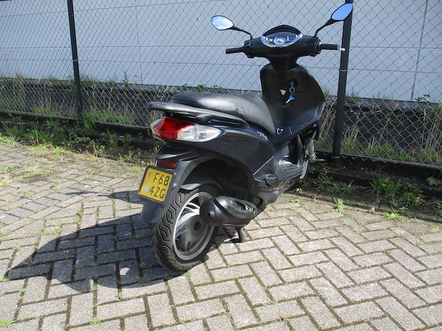 Piaggio - bromscooter - new fly 4t - scooter - afbeelding 11 van  12