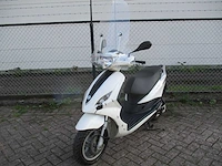 Piaggio - bromscooter - new fly 4t - scooter - afbeelding 4 van  11