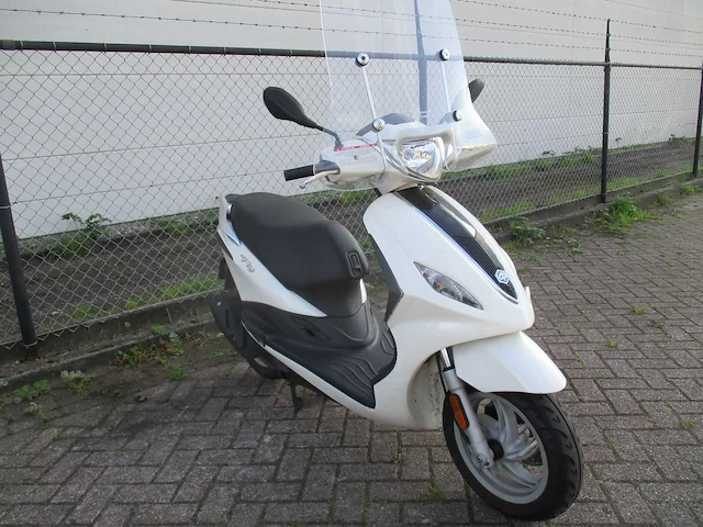 Piaggio - bromscooter - new fly 4t - scooter - afbeelding 7 van  11