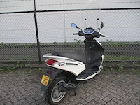 Piaggio - bromscooter - new fly 4t - scooter - afbeelding 9 van  11