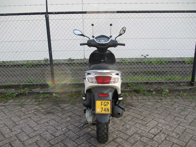 Piaggio - bromscooter - new fly 4t - scooter - afbeelding 10 van  11