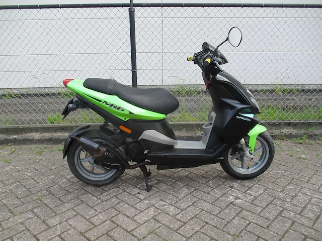 Piaggio - bromscooter - nrg power hi per2 pro dubbel disc 2 takt - scooter - afbeelding 8 van  11