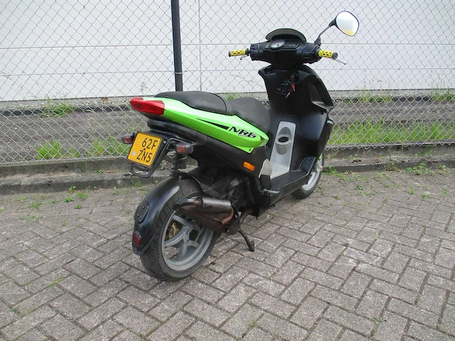 Piaggio - bromscooter - nrg power hi per2 pro dubbel disc 2 takt - scooter - afbeelding 9 van  11
