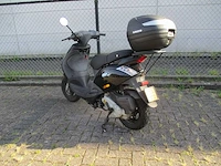 Piaggio - bromscooter - zip - scooter - afbeelding 10 van  11