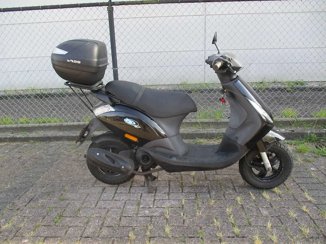 Piaggio - bromscooter - zip - scooter - afbeelding 6 van  11