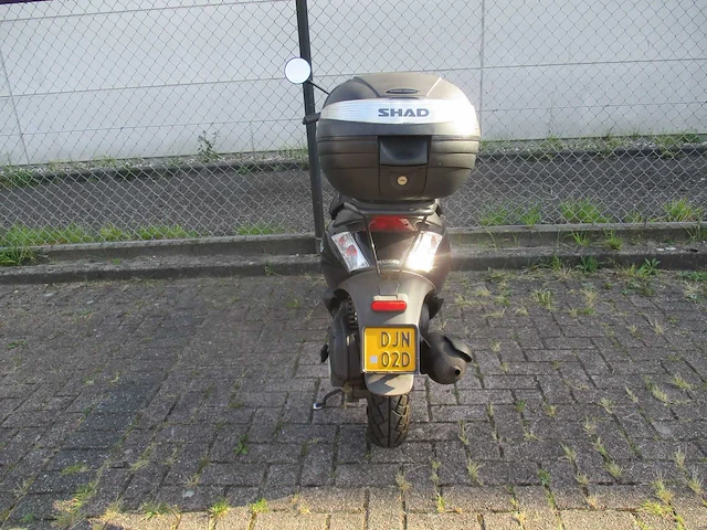 Piaggio - bromscooter - zip - scooter - afbeelding 8 van  11