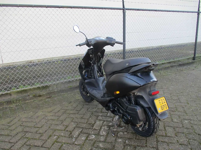 Piaggio - bromscooter - zip - scooter - afbeelding 2 van  11
