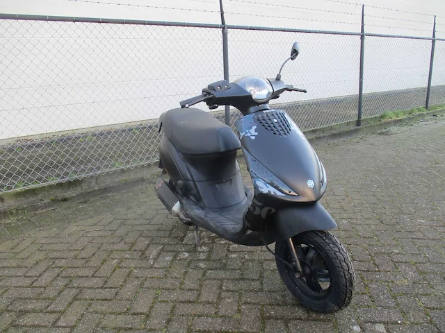 Piaggio - bromscooter - zip - scooter - afbeelding 7 van  11