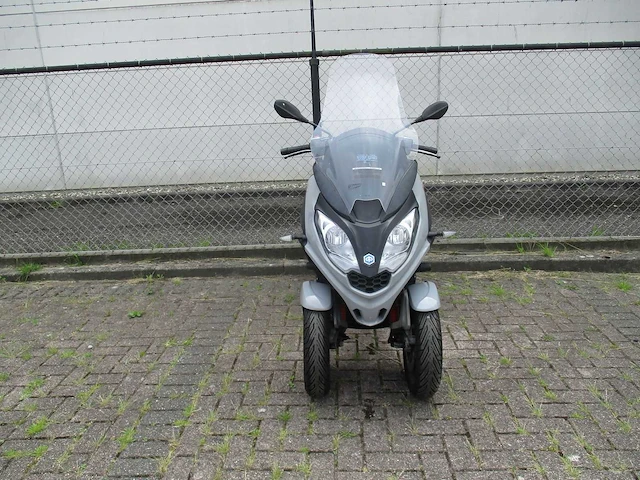 Piaggio - driewieler motorscooter - 300 mp3 hpe sport - motorfiets - afbeelding 5 van  11