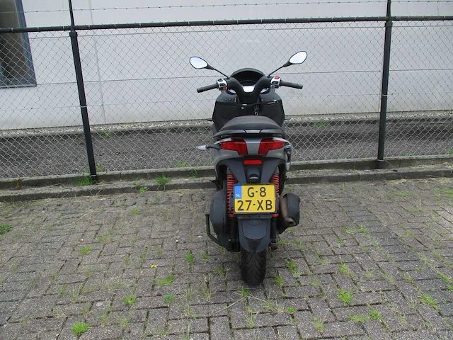 Piaggio - driewieler motorscooter - 300 mp3 hpe sport - motorfiets - afbeelding 10 van  11