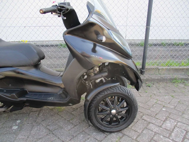 Piaggio - driewieler motorscooter - 400 ie lt mp3 - motorfiets - afbeelding 2 van  15