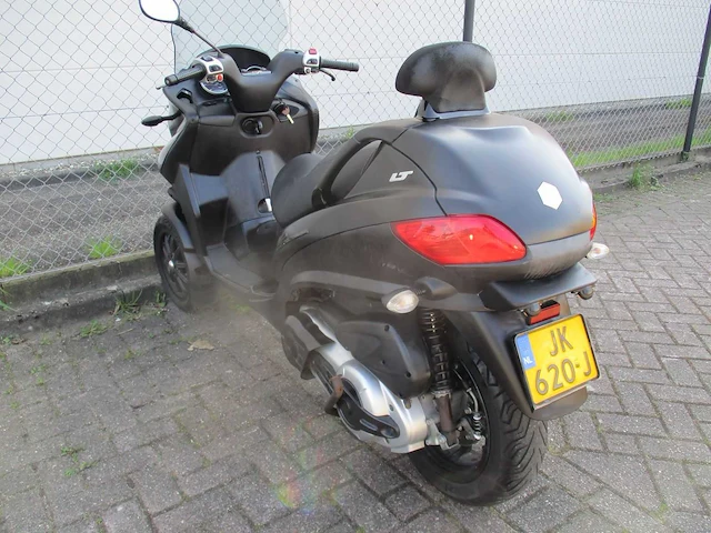 Piaggio - driewieler motorscooter - 400 ie lt mp3 - motorfiets - afbeelding 6 van  15