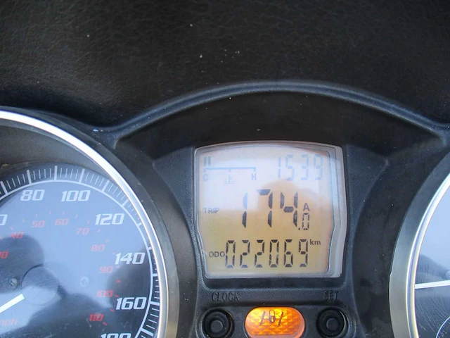 Piaggio - driewieler motorscooter - 400 ie lt mp3 - motorfiets - afbeelding 7 van  15