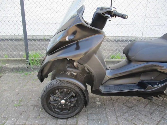 Piaggio - driewieler motorscooter - 400 ie lt mp3 - motorfiets - afbeelding 9 van  15