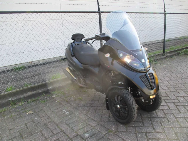 Piaggio - driewieler motorscooter - 400 ie lt mp3 - motorfiets - afbeelding 13 van  15