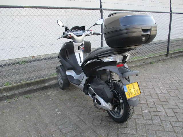 Piaggio - driewieler motorscooter - yourban lt 300 ie - motorfiets - afbeelding 6 van  15