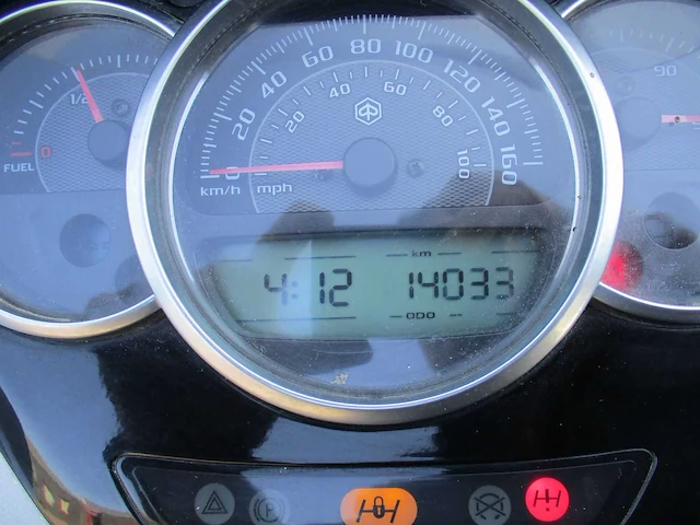 Piaggio - driewieler motorscooter - yourban lt 300 ie - motorfiets - afbeelding 7 van  15
