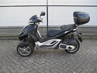 Piaggio - driewieler motorscooter - yourban lt 300 ie - motorfiets - afbeelding 1 van  15