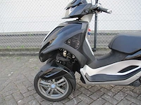 Piaggio - driewieler motorscooter - yourban lt 300 ie - motorfiets - afbeelding 9 van  15