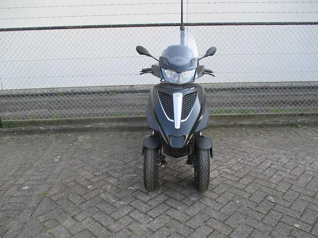Piaggio - driewieler motorscooter - yourban lt 300 ie - motorfiets - afbeelding 11 van  15