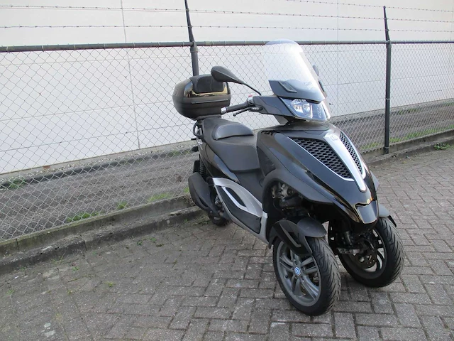 Piaggio - driewieler motorscooter - yourban lt 300 ie - motorfiets - afbeelding 13 van  15