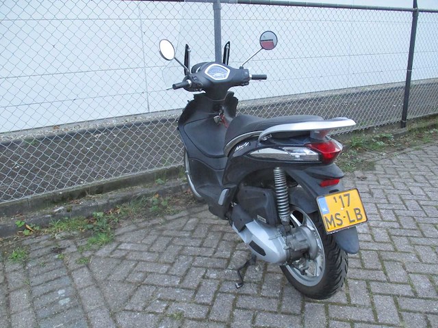 Piaggio - scooter - 125 liberty abs iget - motorfiets - afbeelding 2 van  11