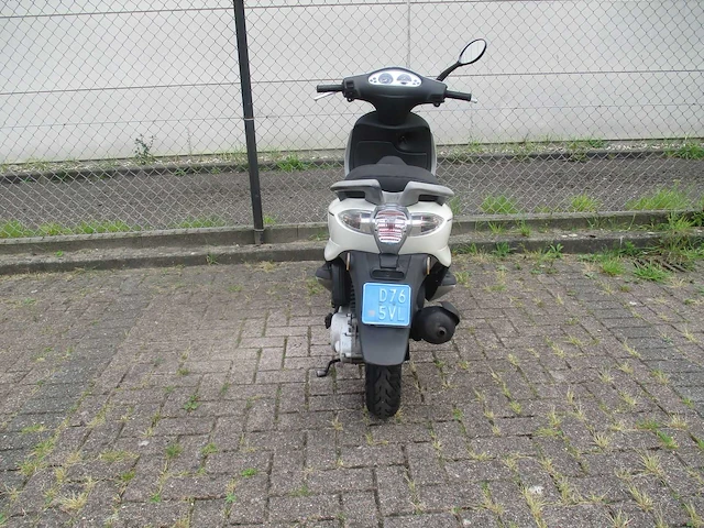 Piaggio - snorscooter - fly 4t - scooter - afbeelding 8 van  11