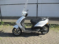 Piaggio - snorscooter - fly 4t - scooter - afbeelding 1 van  10