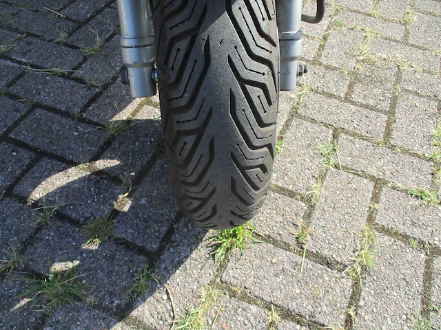 Piaggio - snorscooter - fly 4t - scooter - afbeelding 5 van  10