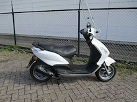 Piaggio - snorscooter - fly 4t - scooter - afbeelding 7 van  10