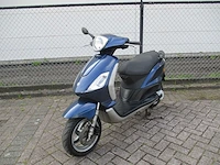 Piaggio - snorscooter - fly 4t - scooter - afbeelding 4 van  11
